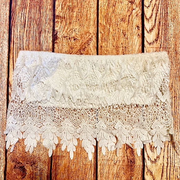 Solemio Tops - Solemio White Crochet Lace Bandeau Crop Top